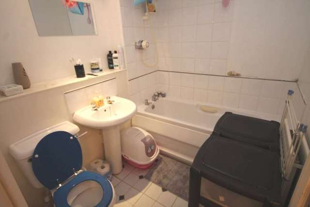 Image of 2 bedroom Apartment for sale in Macarthur Close Erith DA8 at Macarthur Close  Erith, DA8 1BQ