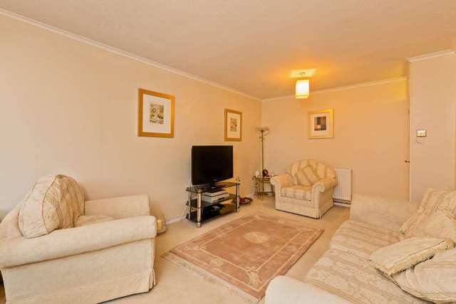  Image of 2 bedroom Maisonette for sale in Chiltern Park Avenue Berkhamsted HP4 at Chiltern Park Avenue  Berkhamsted, HP4 1EY
