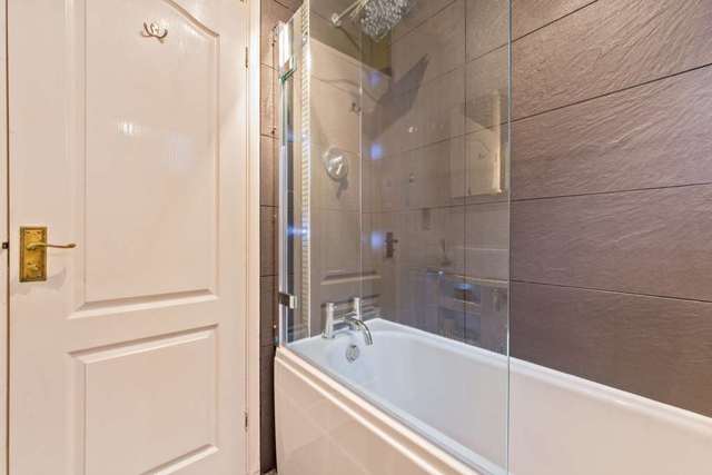  Image of 2 bedroom Maisonette for sale in Chiltern Park Avenue Berkhamsted HP4 at Chiltern Park Avenue  Berkhamsted, HP4 1EY