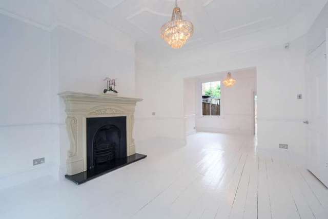  Image of 4 bedroom Terraced house for sale in Clapham Common West Side London SW4 at Clapham Common West Side  London, SW4 9AZ
