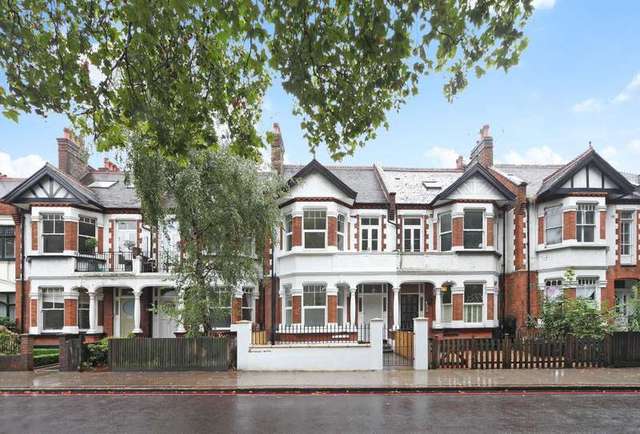  Image of 4 bedroom Terraced house for sale in Clapham Common West Side London SW4 at Clapham Common West Side  London, SW4 9AZ