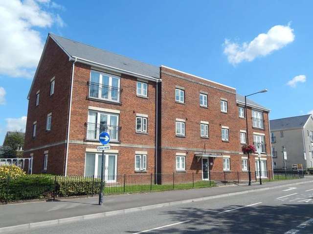  Image of 2 bedroom Flat to rent in Clayton Drive Pontarddulais Swansea SA4 at Pontardulais  Pontardulais, SA4 8AD