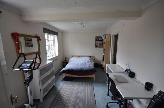 Image of 4 bedroom Detached house for sale in Colchester Road West Mersea Colchester CO5 at Colchester Road West Mersea West Mersea, CO5 8RS