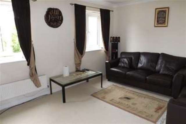  Image of 3 bedroom Detached house to rent in Cooke Close Chafford Hundred Grays RM16 at Grays, RM16 6EE