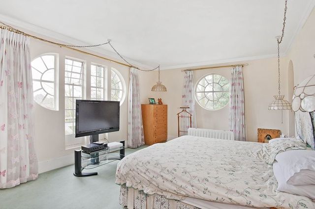 Image of 6 bedroom Detached house for sale in Coombe Park Kingston upon Thames KT2 at Coombe Park  Kingston Upon Thames, KT2 7JB