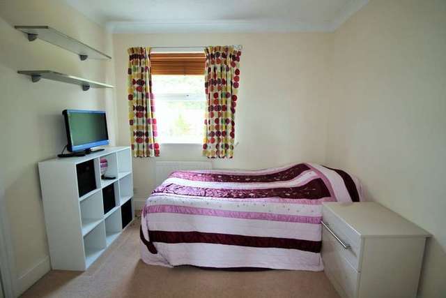  Image of 5 bedroom Detached house for sale in Orkney Road Cosham Portsmouth PO6 at Cosham Portsmouth Hampshire, PO6 3UE