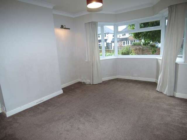  Image of 4 bedroom Semi-Detached house to rent in Craddocks Avenue Ashtead KT21 at Craddocks Avenue  Ashtead, KT21 1NR