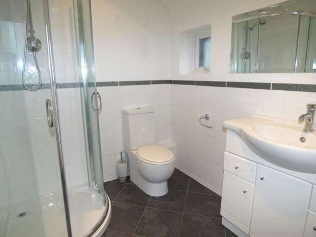  Image of 4 bedroom Semi-Detached house to rent in Craddocks Avenue Ashtead KT21 at Craddocks Avenue  Ashtead, KT21 1NR