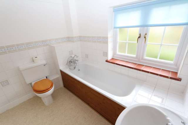  Image of 2 bedroom Cottage to rent in Crispin Place Wallingford OX10 at Crispin Place  Wallingford, OX10 0DR