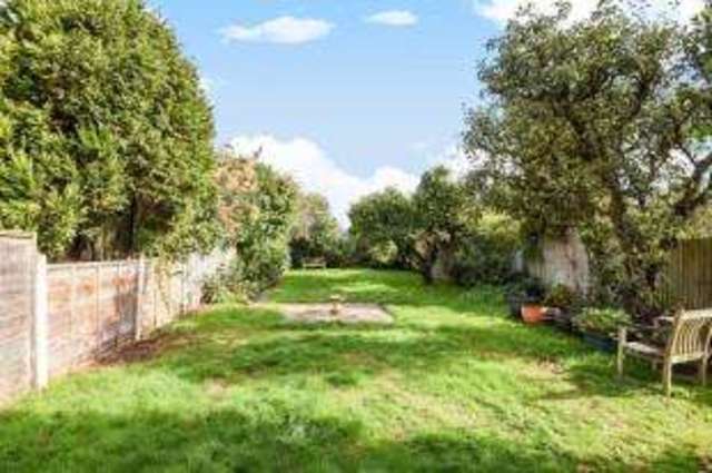  Image of 3 bedroom Detached house for sale in Croydon Road West Wickham BR4 at West Wickham  West Wickham, BR4 9HT