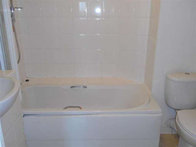  Image of 2 bedroom Apartment for sale in Eastern Avenue Ilford IG2 at Newbury Park Ilford Ilford, IG2 6LQ