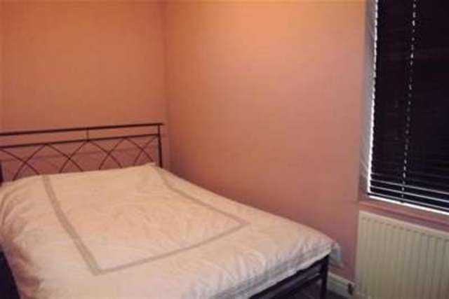  Image of 4 bedroom Detached house to rent in Edmund Road Sheffield S2 at Sheffield, S2 4EN