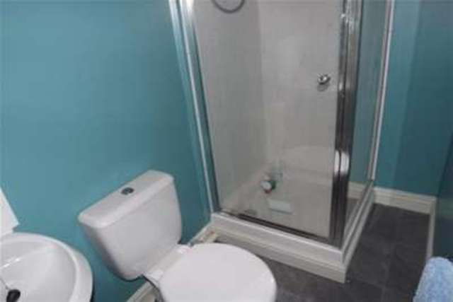  Image of 4 bedroom Detached house to rent in Edmund Road Sheffield S2 at Sheffield, S2 4EN
