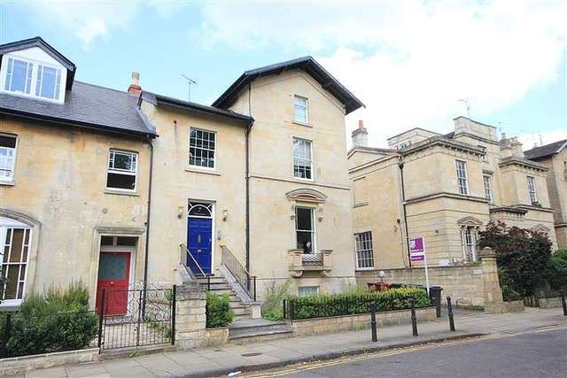  Image of 2 bedroom Apartment for sale in Eldon Square Reading RG1 at Reading, RG1 4DR