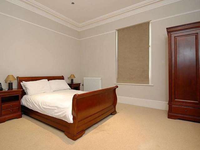  Image of 2 bedroom Apartment for sale in Eldon Square Reading RG1 at Reading, RG1 4DR