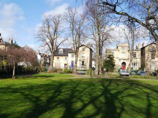  Image of 2 bedroom Apartment for sale in Eldon Square Reading RG1 at Reading, RG1 4DR