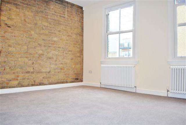  Image of 1 bedroom Apartment to rent in Epping New Road Buckhurst Hill IG9 at Buckhurst Hill, IG9 5TQ