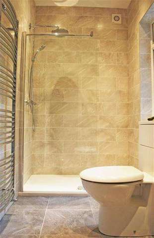  Image of 1 bedroom Apartment to rent in Epping New Road Buckhurst Hill IG9 at Buckhurst Hill, IG9 5TQ