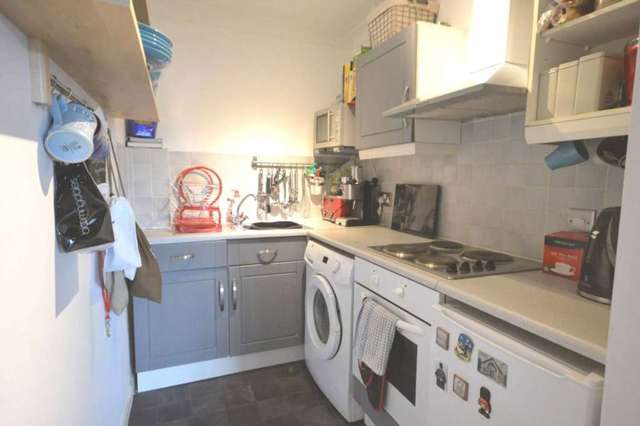  Image of Studio flat for sale in Erith Road Belvedere DA17 at Erith Road  Belvedere, DA17 6LE