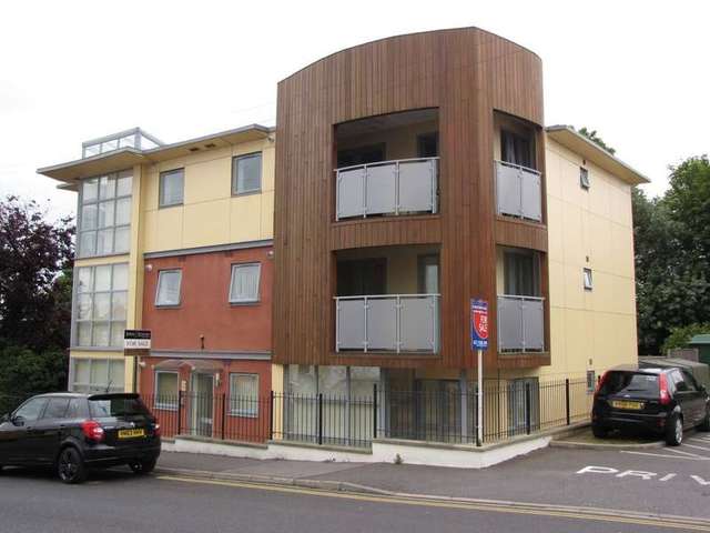  Image of 2 bedroom Flat to rent in Waterworks Road Farlington Portsmouth PO6 at Farlington Portsmouth Hampshire, PO6 1NJ