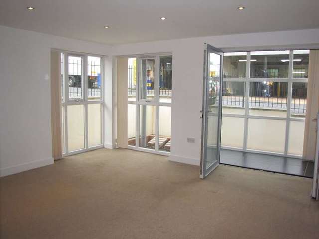  Image of 2 bedroom Flat to rent in Waterworks Road Farlington Portsmouth PO6 at Farlington Portsmouth Hampshire, PO6 1NJ