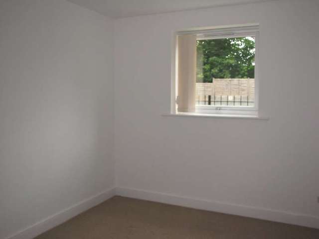  Image of 2 bedroom Flat to rent in Waterworks Road Farlington Portsmouth PO6 at Farlington Portsmouth Hampshire, PO6 1NJ