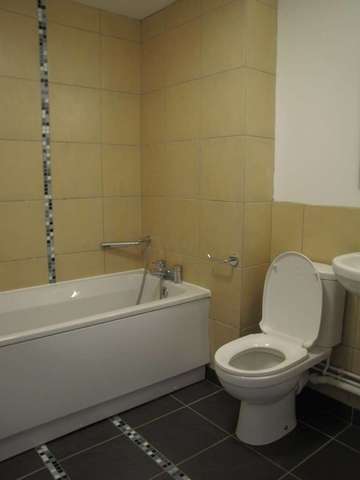 Image of 2 bedroom Flat to rent in Waterworks Road Farlington Portsmouth PO6 at Farlington Portsmouth Hampshire, PO6 1NJ