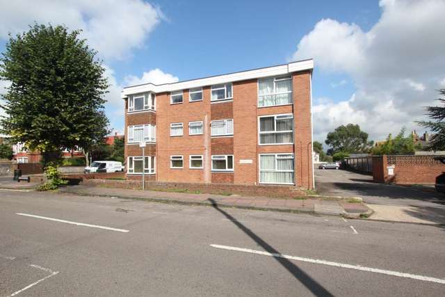  Image of 2 bedroom Flat for sale in Cambridge Road Worthing BN11 at Cambridge Road  Worthing, BN11 1XR