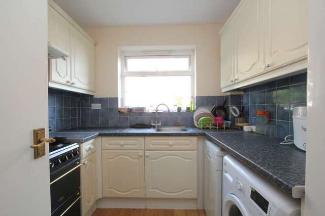  Image of 2 bedroom Flat for sale in Cambridge Road Worthing BN11 at Cambridge Road  Worthing, BN11 1XR