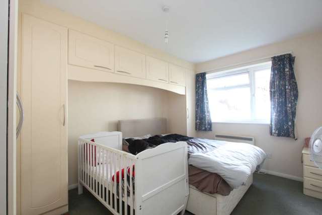  Image of 2 bedroom Flat for sale in Cambridge Road Worthing BN11 at Cambridge Road  Worthing, BN11 1XR