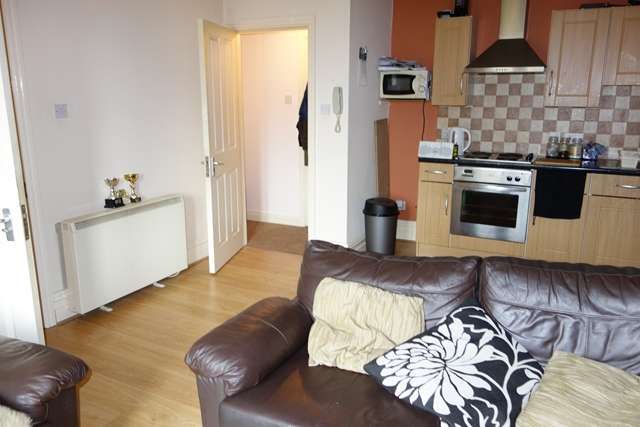  Image of 1 bedroom Flat to rent in Victoria Parade Ashton-on-Ribble Preston PR2 at Victoria Parade Ashton on Ribble Preston, PR2 1DT