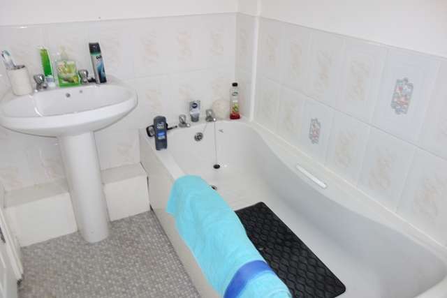  Image of 1 bedroom Flat to rent in Victoria Parade Ashton-on-Ribble Preston PR2 at Victoria Parade Ashton on Ribble Preston, PR2 1DT