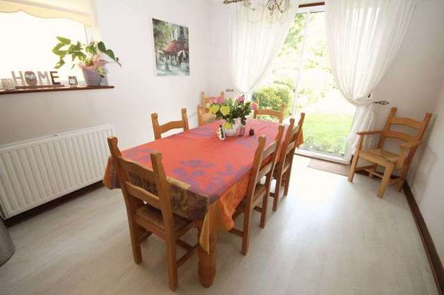  Image of 4 bedroom Detached house for sale in Fontayne Avenue Chigwell IG7 at Fontayne Avenue  Chigwell, IG7 5HB