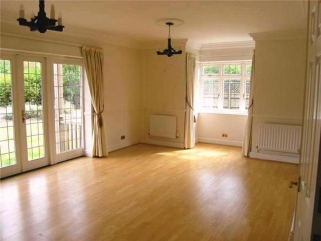 Image of 3 bedroom Property to rent in Wyatt Drive London SW13 at Garraway Court  Wyatt Drive, SW13 8AG