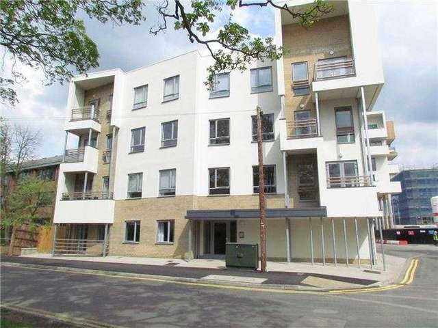  Image of 2 bedroom Flat to rent in Glenalmond Avenue Cambridge CB2 at Trumpington, CB2 8DB