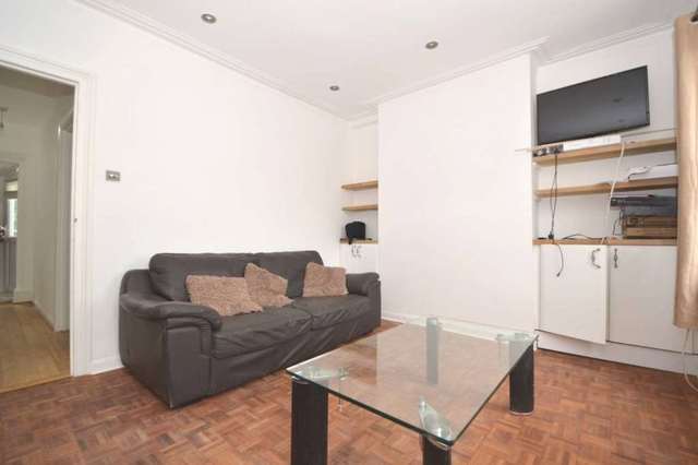  Image of 2 bedroom Apartment to rent in Glenthorne Road London N11 at Glenthorne Road Friern Barnet London, N11 3HU