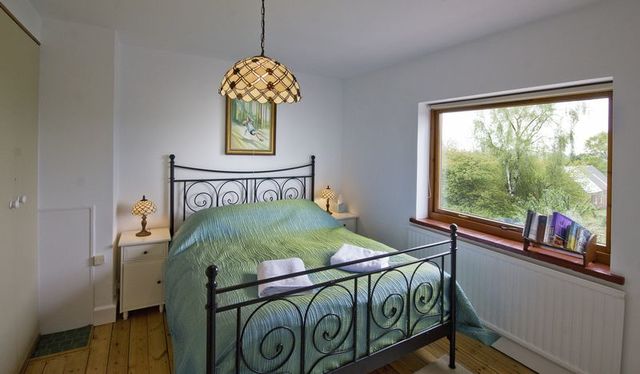  Image of 4 bedroom Detached house for sale in Green Lane Churt Farnham GU10 at Green Lane Churt Farnham, GU10 2LT
