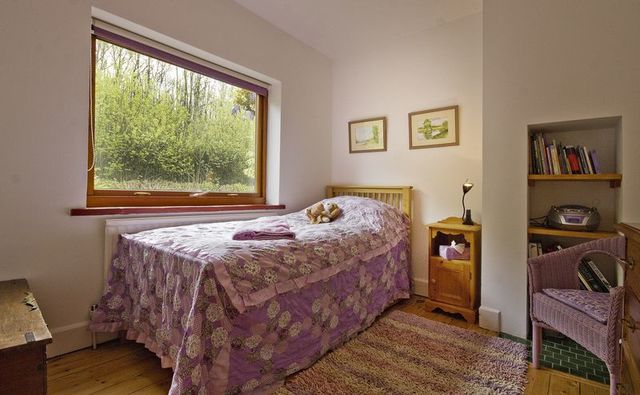  Image of 4 bedroom Detached house for sale in Green Lane Churt Farnham GU10 at Green Lane Churt Farnham, GU10 2LT
