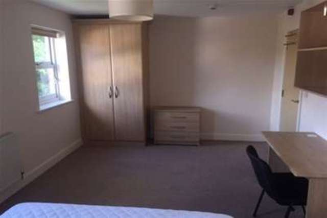  Image of 1 bedroom Detached house to rent in Grosvenor Gardens Wrexham LL11 at Wrexham, LL11 1EF