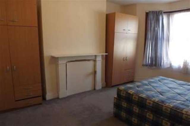  Image of 4 bedroom Detached house to rent in Grove Green Road London E11 at London, E11 4EG