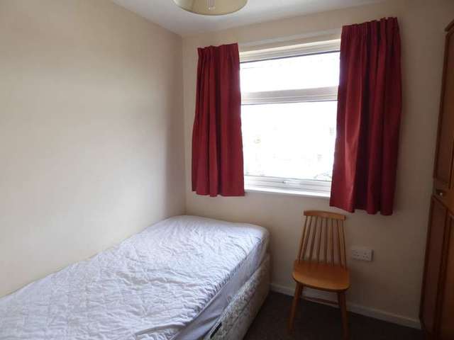  Image of 1 bedroom House Share to rent in Guildford Road Colchester CO1 at Colchester, CO1 2RT