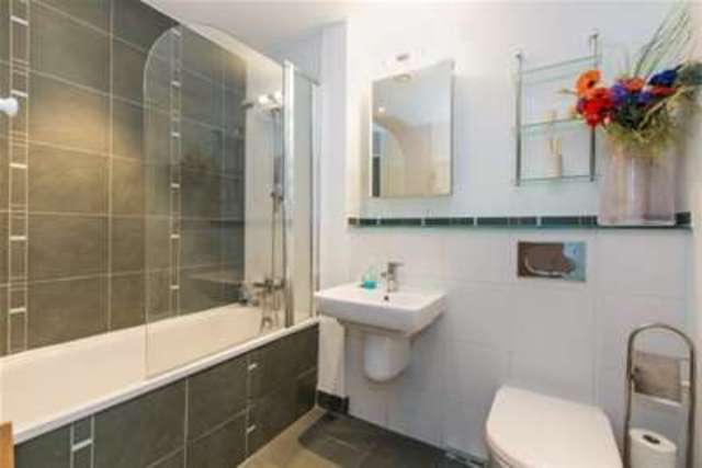  Image of 1 bedroom Flat to rent in Gunwharf Quays Portsmouth PO1 at Portsmouth, PO1 3ET