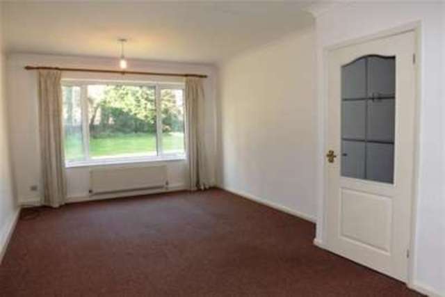  Image of 2 bedroom Flat to rent in Hallam Grange Close Sheffield S10 at Sheffield, S10 4BN