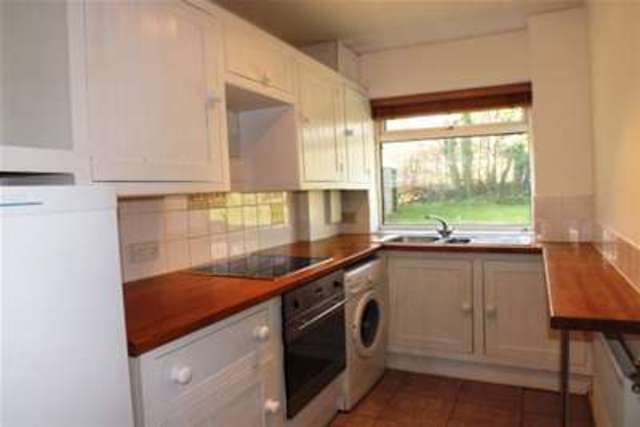  Image of 2 bedroom Flat to rent in Hallam Grange Close Sheffield S10 at Sheffield, S10 4BN