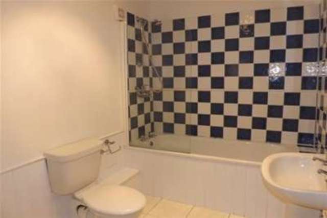  Image of 2 bedroom Flat to rent in Hallam Grange Close Sheffield S10 at Sheffield, S10 4BN