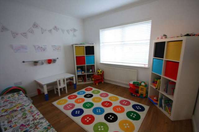  Image of 4 bedroom Town House for sale in Hampstead Drive Whitefield Manchester M45 at Hampstead Drive Whitefield Manchester, M45 7YA