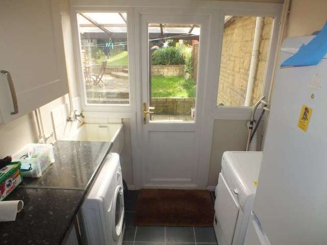  Image of 6 bedroom Detached house to rent in Hanwood Close Woodley Reading RG5 at Woodley Reading Berkshire, RG5 3AB