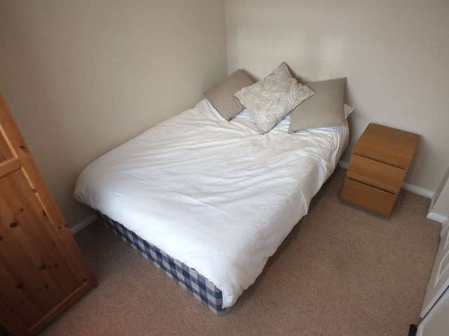  Image of 1 bedroom Detached house to rent in Hanwood Close Woodley Reading RG5 at Woodley Reading Berkshire, RG5 3AB