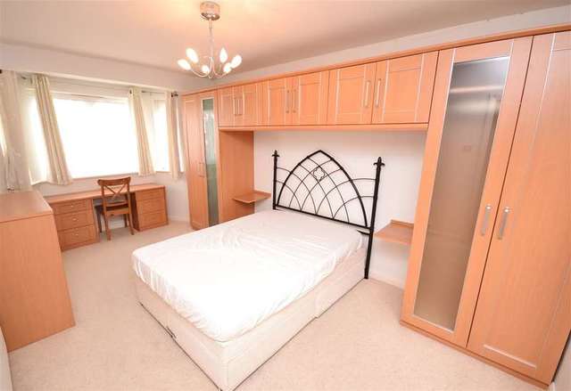  Image of 2 bedroom Maisonette to rent in Harrow View Harrow HA1 at Greenhill, HA1 1RG