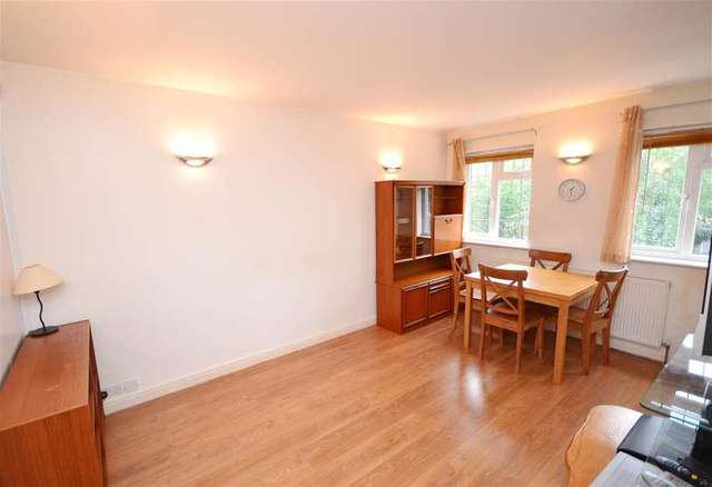  Image of 2 bedroom Maisonette to rent in Harrow View Harrow HA1 at Greenhill, HA1 1RG